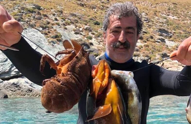 Πλούσια ψαριά για τον Πάυλο Πολάκη στην Κύθνο – ΦΩΤΟ