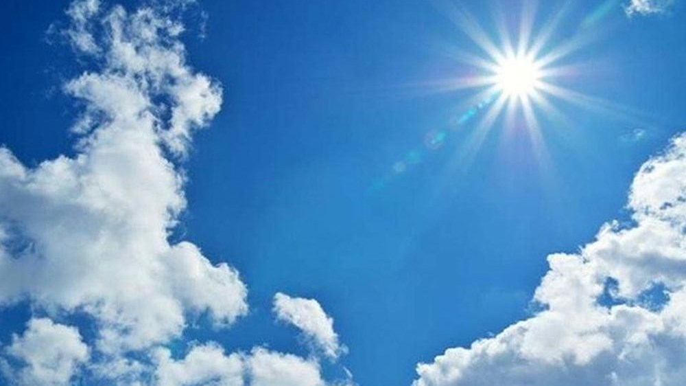 Καιρός: Αίθριος με τοπικές βροχές και καταιγίδες – Πόσο και πού θα ανέβει η θερμοκρασία