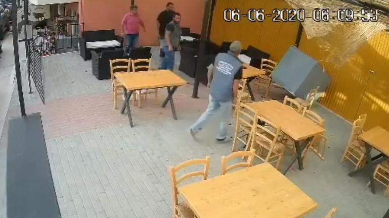 Κρήτη: Ντεπόζιτο “απογειώθηκε” και έπεσε ξυστά από θαμώνες – Τι δήλωσε ο ιδιοκτήτης του καφενείου