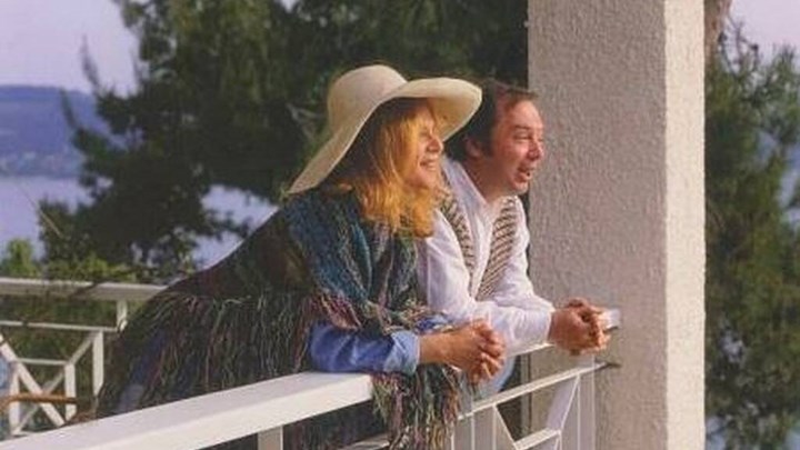 Αλίκη Βουγιουκλάκη: Έτσι είναι σήμερα το εξοχικό της στον Θεολόγο – ΦΩΤΟ