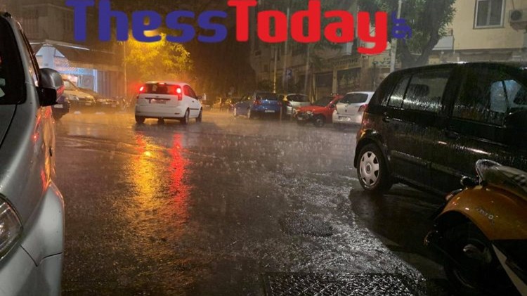 Θεσσαλονίκη: Σφοδρή χαλαζόπτωση έπληξε το κέντρο της πόλης – Πλημμύρισαν δρόμοι – ΒΙΝΤΕΟ