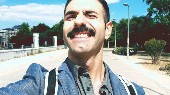 Ο Καρκάς επιστρέφει στο θέατρο με τα «Γράμματα» και μιλά για καλλιτεχνικό restart