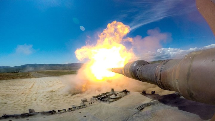 Σείστηκε ο Έβρος – Εντυπωσιακές ΦΩΤΟ από την άσκηση με τεθωρακισμένα και ελικόπτερα Απάτσι