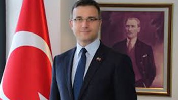 Η έκκληση Τούρκου διπλωμάτη στους “Έλληνες αδελφούς”… για τα ντολμαδάκια – ΦΩΤΟ