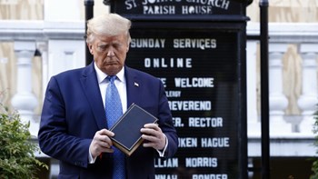 Δολοφονία Τζορτζ Φλόιντ: “Αδειάζει” τον Τραμπ και ο ΑΓΕΕΘΑ – Μετανιώνω που στάθηκα δίπλα του