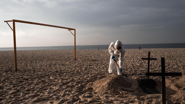 Κορονοϊός: Γέμισε τάφους μία από τις διασημότερες παραλίες του κόσμου – ΒΙΝΤΕΟ