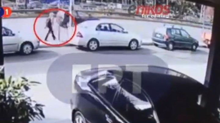 Επίθεση με βιτριόλι: Νέο ΒΙΝΤΕΟ ντοκουμέντο με τις κινήσεις της δράστιδας