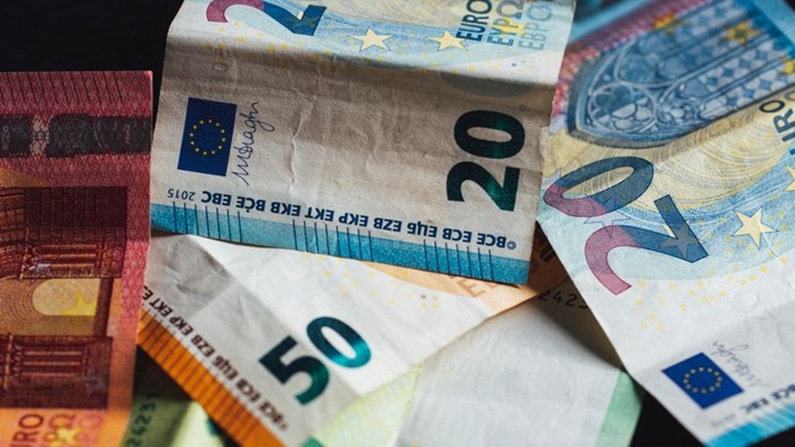 Επίδομα 534 ευρώ: Μετατίθεται η πληρωμή του – Τι δήλωσε ο Βρούτσης