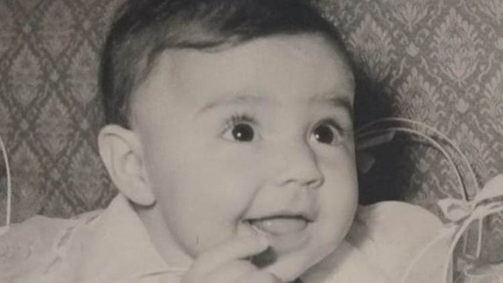 Αναγνωρίζετε το κοριτσάκι της φωτογραφίας; Είναι γνωστή ηθοποιός