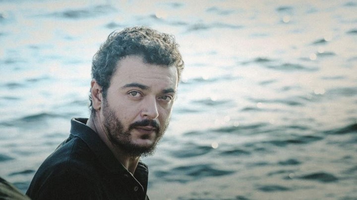 Ο Τσεμπερλίδης θα γίνει… Γκάρης στην παράσταση που ετοιμάζει για το ΚΘΒΕ ο Τάσος Πυργιέρης