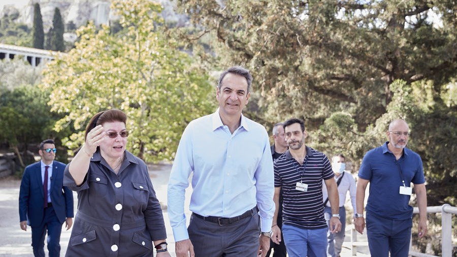 Μητσοτάκης: Η ξενάγηση στην Αρχαία Αγορά Αθηνών – Με μάσκες εντός του μουσείου – ΦΩΤΟ