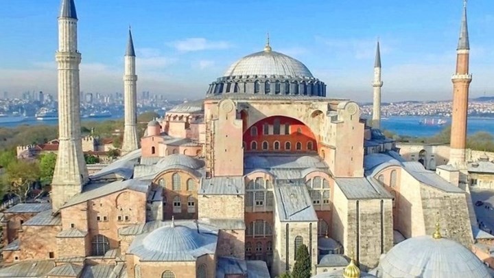 Αγιά Σοφία: Το κόμμα του Ερντογάν θέλει να λειτουργήσει ως τζαμί στην επέτειο της απόπειρας πραξικοπήματος