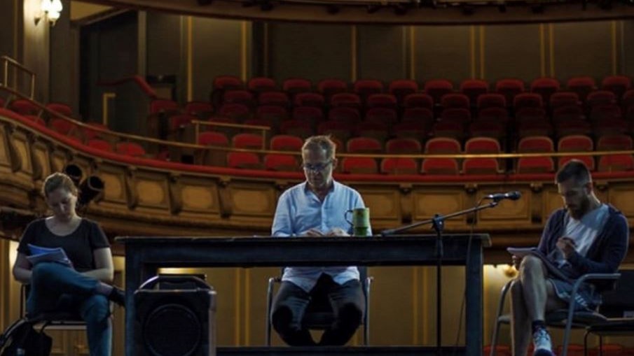 Τα πρώτα κλικ από τις πρόβες των κατά Λιγνάδη “Περσών”