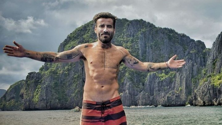 Ερωτευμένος ξανά ο Γιώργος Μαυρίδης – Αυτή είναι η ξανθιά καλλονή σύντροφός του – ΒΙΝΤΕΟ