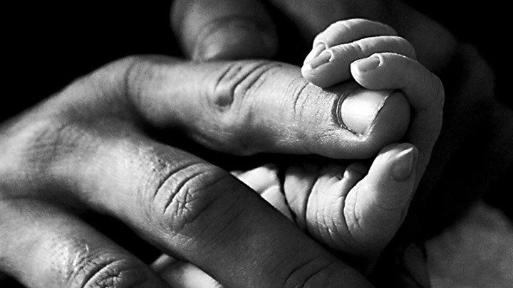 Αποκαλυπτική έκθεση της Κομισιόν: Η Ελλάδα γερνά γρήγορα – Πλήγμα σε ασφαλιστικό και απασχόληση