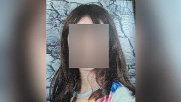 Μαρκέλλα: Μακιγιάρισε τη μαθήτρια και τη φωτογράφισε – Σενάριο για κύκλωμα πορνογραφίας ανηλίκων