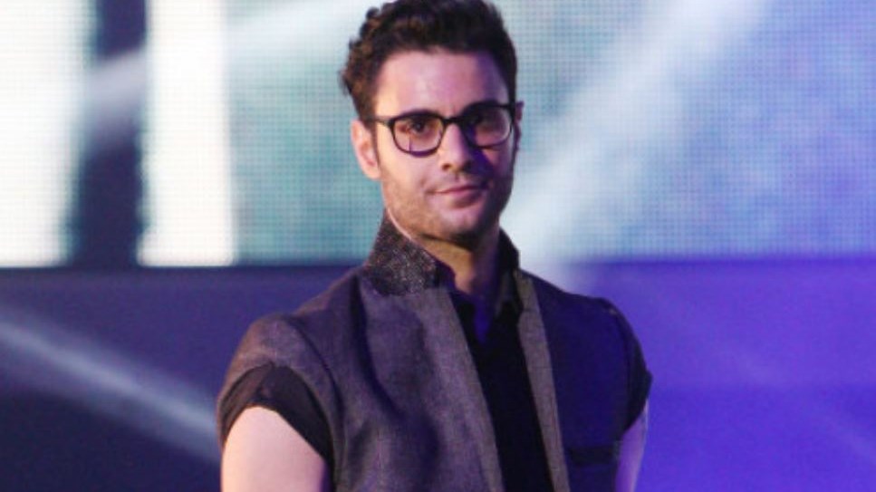 Ο Ίαν Στρατής στο «Κλουβί με τις τρελές»