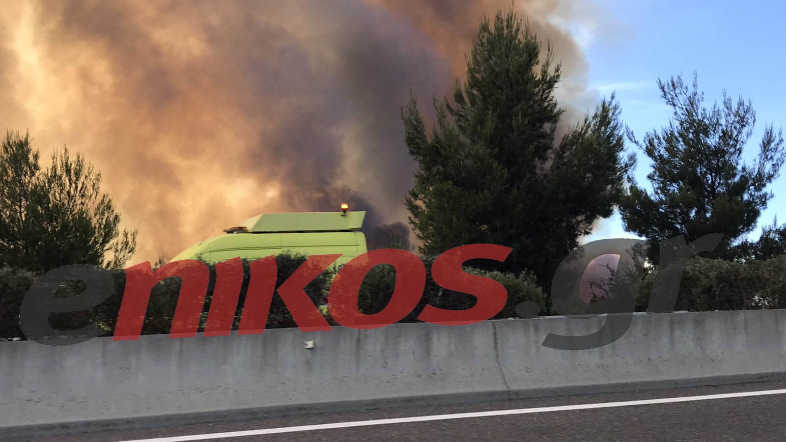 Ανεξέλεγκτη η φωτιά στο Μαρτίνο – Κλειστή η εθνική οδός – ΦΩΤΟ – ΒΙΝΤΕΟ