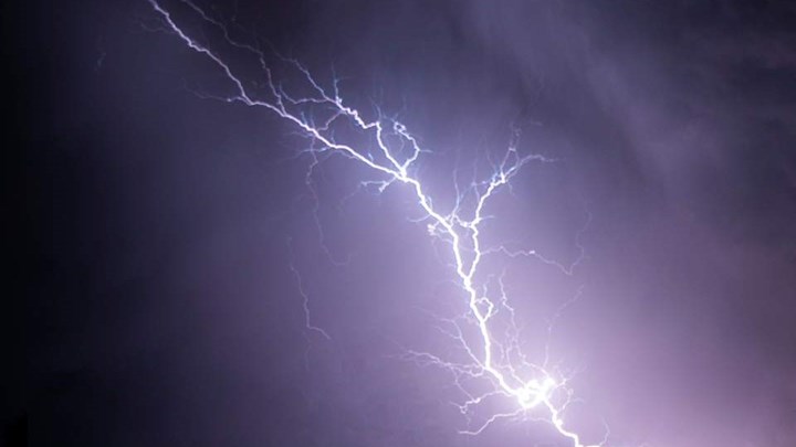 Καιρός: Η “ψυχρή λίμνη” πάνω από την Ελλάδα που φέρνει καταιγίδες και χαλάζι