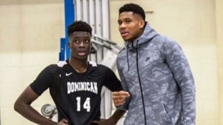 Άλεξ Αντετοκούνμπο: Αυτή είναι η ομάδα που θα αγωνίζεται την επόμενη σεζόν – ΦΩΤΟ