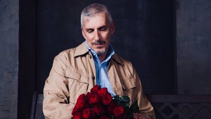 Ο Λεμπεσόπουλος ξανά στον Νέο Ακάδημο για το “Ξυπόλυτοι στο πάρκο”