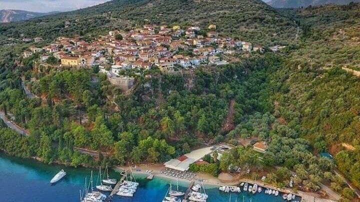 Tο “Σπίτι του Δασκάλου” στο Μεγανήσι, προτείνει ο Guardian