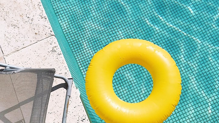 Τραγωδία σε πισίνα: 8χρονη και δύο ενήλικες βρέθηκαν νεκροί μέσα στο νερό