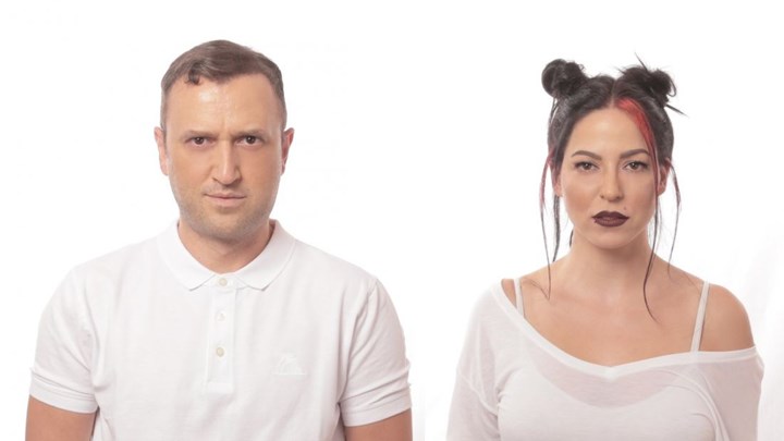 Ο δυνατός «Συλλέκτης» του Κοέν έρχεται στο θέατρο «Αθηνά» με Αγγέλου – Πηλιχού