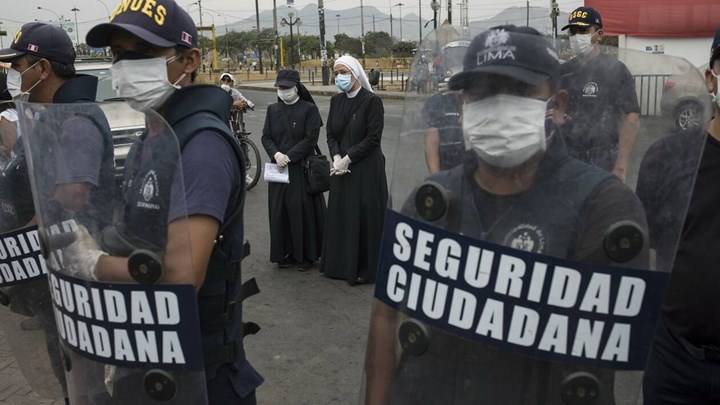 Κορονοϊός: Νούμερα που συγκλονίζουν – Πάνω από 200 αστυνομικοί υπέκυψαν στο Περού