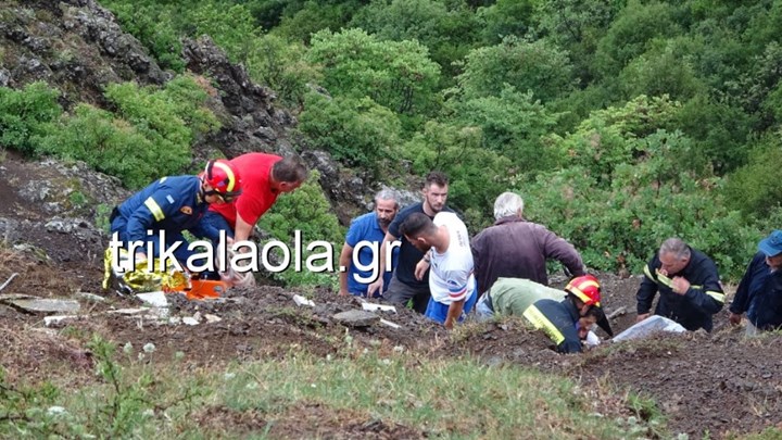 Τρίκαλα: Ηλικιωμένος πήγε να μαζέψει ρίγανη και έπεσε σε χαράδρα – Καρέ – καρέ η επιχείρηση διάσωσης