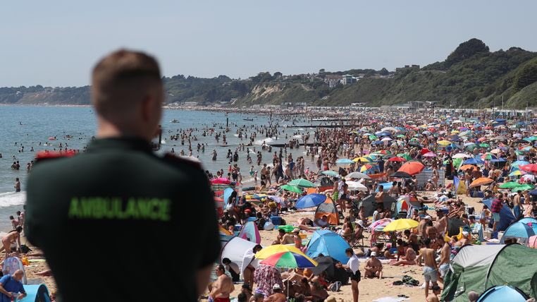 Κορονοϊός: Τρομερές εικόνες συνωστισμού σε παραλίες της Βρετανίας – ΦΩΤΟ – ΒΙΝΤΕΟ