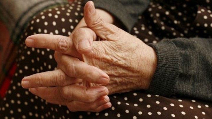 Ευρυτανία: Ληστές είχαν ρημάξει ηλικιωμένους – Πήραν μέχρι και τα χρυσά δόντια ενός παππού