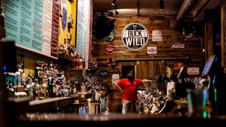 Κορονοϊός-Συναγερμός στο Τέξας: Κλείνουν ξανά τα μπαρ λόγω της αύξησης των κρουσμάτων