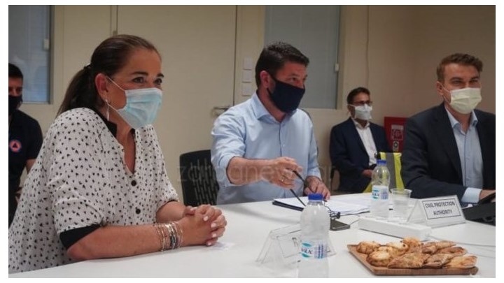 Στα Χανιά ο Χαρδαλιάς: Με μάσκες και χαμόγελα η σύσκεψη παρουσία της Ντόρας Μπακογιάννη – ΦΩΤΟ