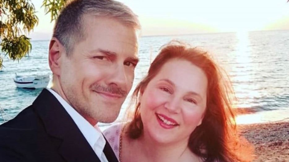 Παντρεύτηκαν Μπουρδούμης-Δροσάκη – Το πρόδωσαν οι κουμπάροι