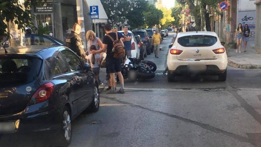 Χαλάνδρι: Τροχαίο για αστυνομικούς της ΔΙΑΣ – ΦΩΤΟ