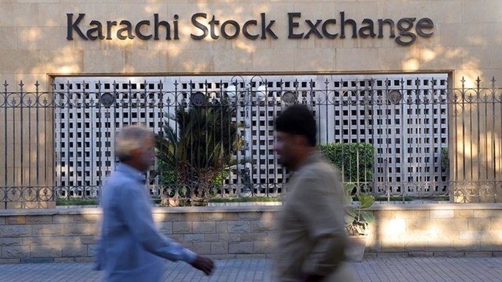 Πακιστάν: Ένοπλοι επιτέθηκαν στο Χρηματιστήριο του Καράτσι – Νεκροί τέσσερις δράστες