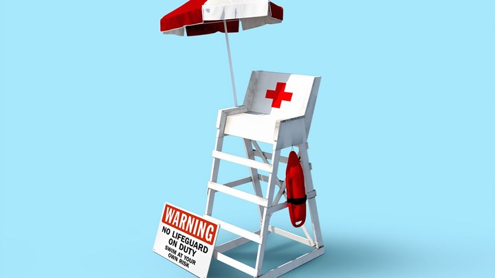 Τέλος το φιλί της ζωής λόγω… κορονοϊού – Νέες οδηγίες για τους ναυαγοσώστες