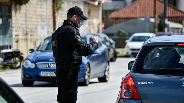 Αλλάζει ο αριθμός των επιβατών που επιτρέπονται σε ΙΧ και ταξί – Τι προβλέπει νέα ΚΥΑ