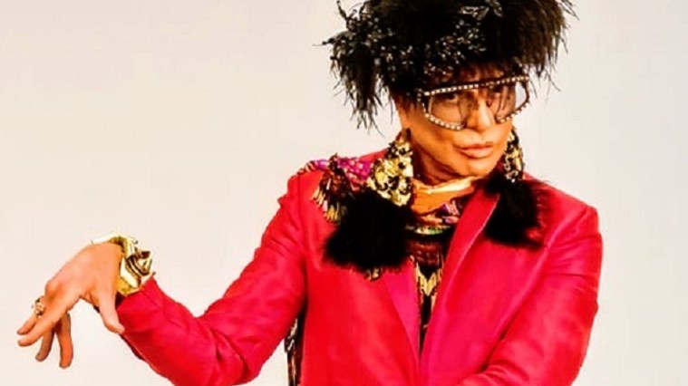 Bomb: O Γαβαλάς ως… Ζαζά στο Κλουβί με τις τρελές – Τα πρώτα κλικ