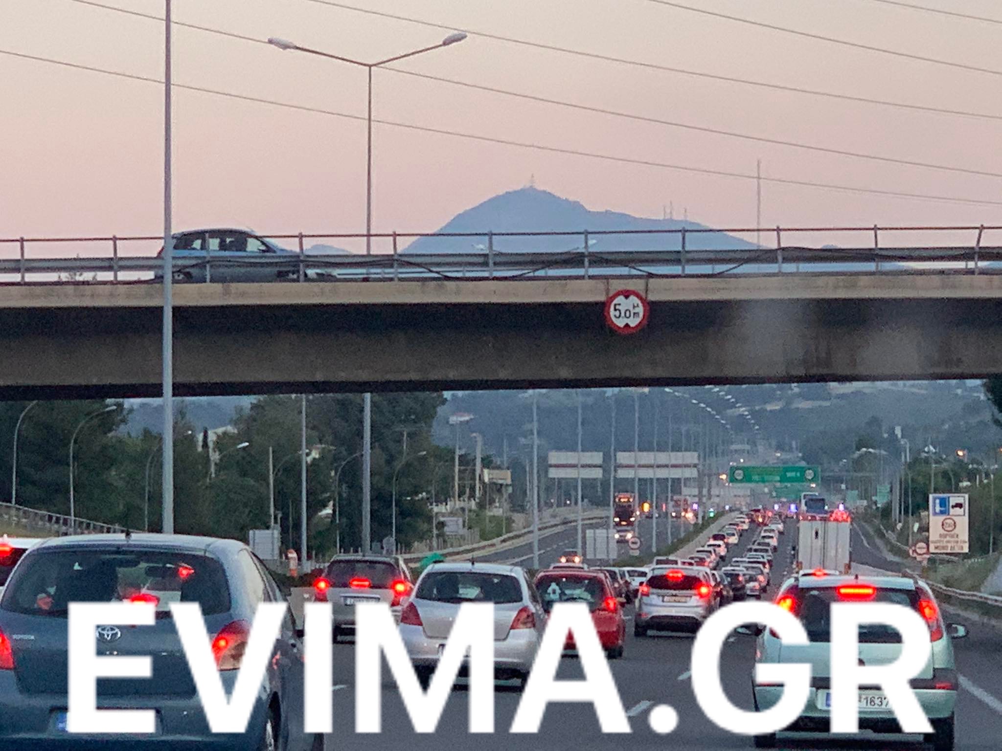 Σημειωτόν η κυκλοφορία στην εθνική οδό Αθηνών-Λαμίας –  ΦΩΤΟ