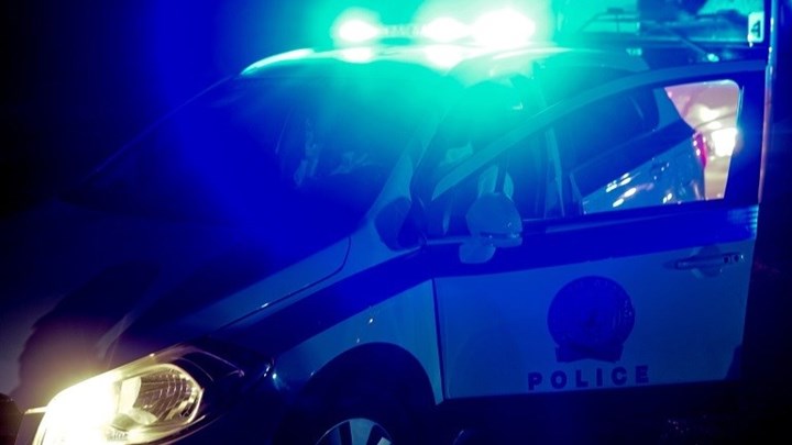 Λαμία: Την έριξε κάτω και της άρπαξε την αλυσίδα