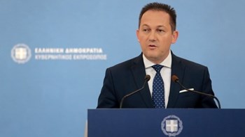 Πέτσας για συνέντευξη Τσίπρα: Δυσφημεί την πατρίδα μας στο εξωτερικό