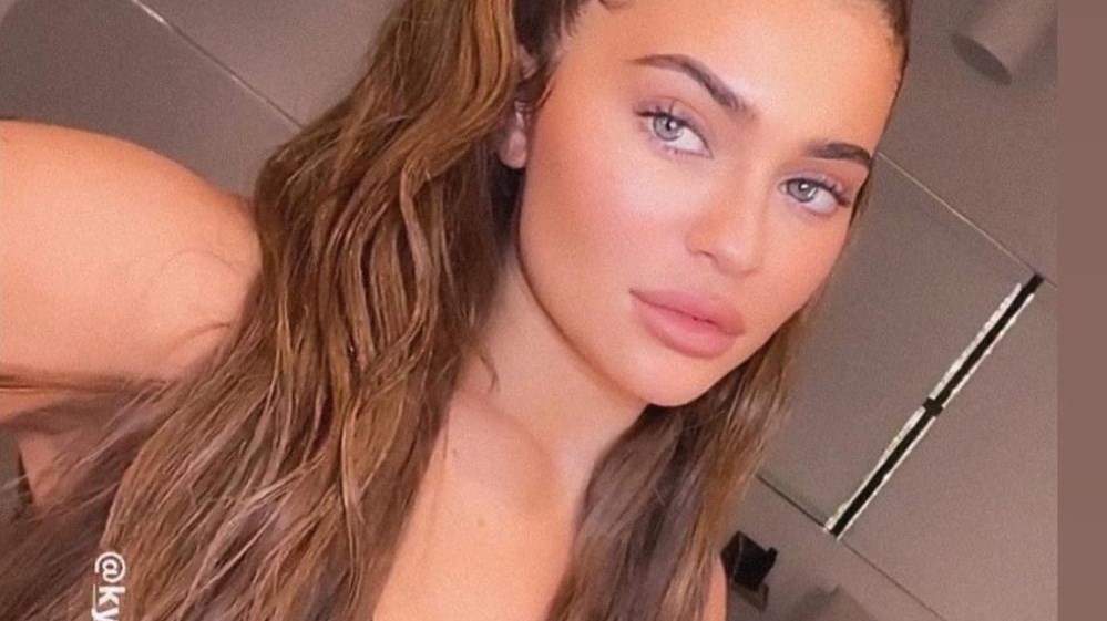 Αγνώριστη η Κάιλι Τζένερ – Η μεγάλη αλλαγή στην εμφάνισή της