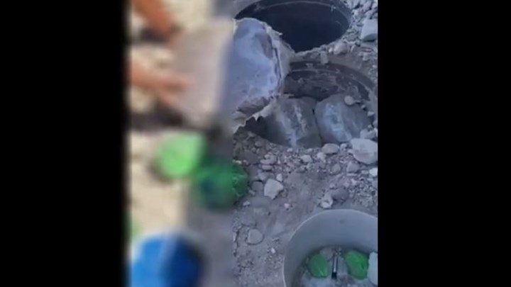 Μύκονος: Ποσότητες ναρκωτικών βρέθηκαν θαμμένες σε αυλή σπιτιού – Πέντε συλλήψεις – ΒΙΝΤΕΟ