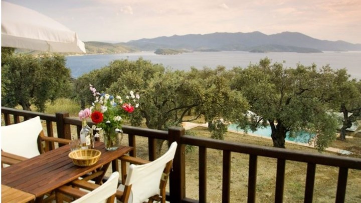 Βίλα Ειρήνη: Το εντυπωσιακό εξοχικό του πατέρα του Μπόρις Τζόνσον στο Πήλιο – ΦΩΤΟ