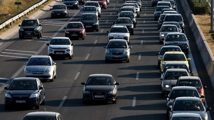 Τέλη κυκλοφορίας με τον μήνα: Πώς μπορείτε να πάρετε πίσω τις πινακίδες χωρίς “πέναλτι”