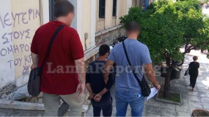 Αταλάντη: Επιτέθηκε σε περιπτερά με το μαχαίρι που έσφαζε γουρούνια – Προφυλακιστέος ο 31χρονος