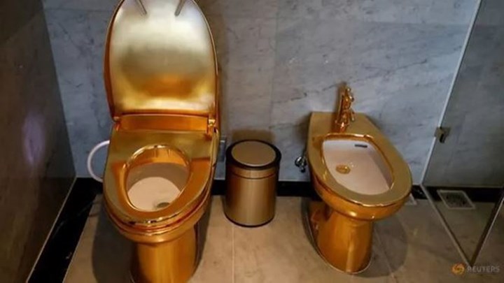 Πεντάστερο ξενοδοχείο προσπαθεί να προσελκύσει πελάτες με επίχρυσες λεκάνες και μπανιέρες – ΦΩΤΟ