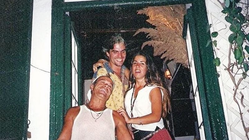 Θλίψη στη Μύκονο – “Έφυγε” ο θρυλικός μπάρμαν που έγραψε ιστορία στο νησί των ανέμων – ΦΩΤΟ